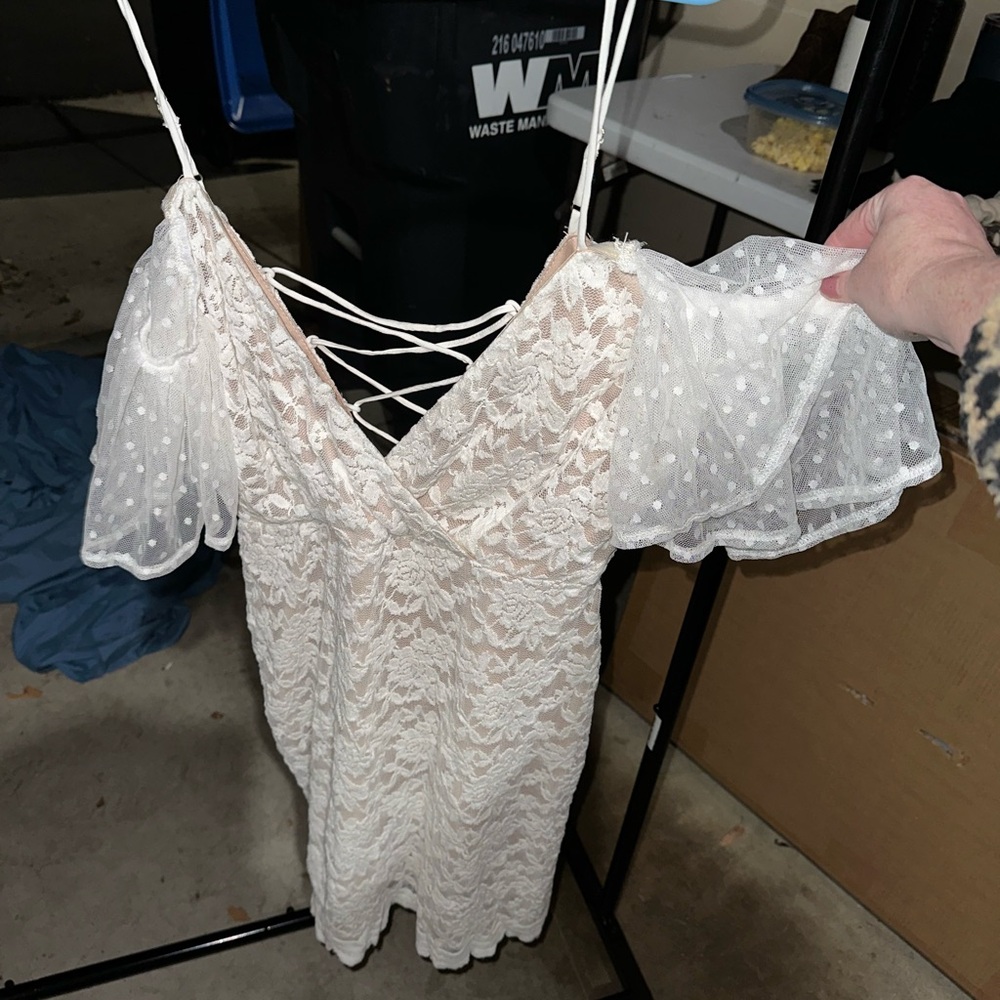 Selfie Leslie White Lace dress